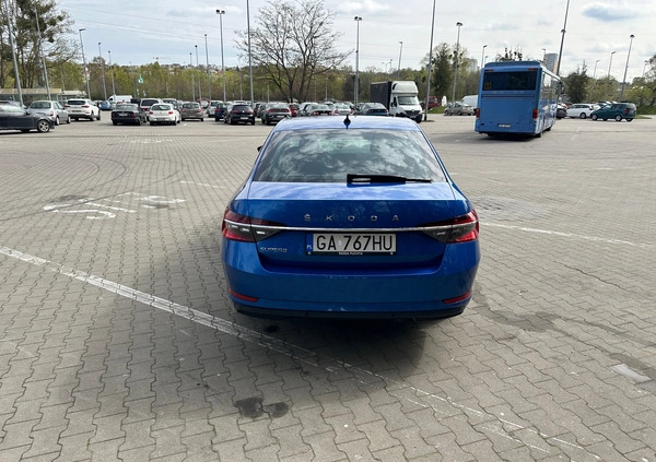 Skoda Superb cena 126500 przebieg: 24319, rok produkcji 2022 z Gdynia małe 211